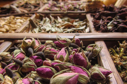 Comment Faire un Parfum : Guide Facile et Recette DIY